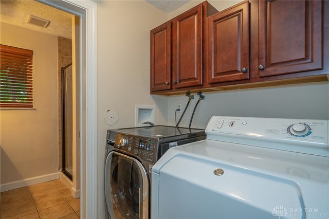 1210 Lomeda Lane, Beavercreek, OH 45434