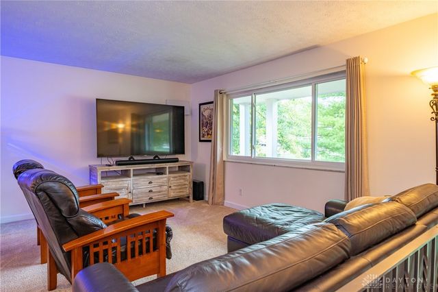 1210 Lomeda Lane, Beavercreek, OH 45434