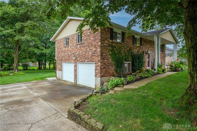 1210 Lomeda Lane, Beavercreek, OH 45434