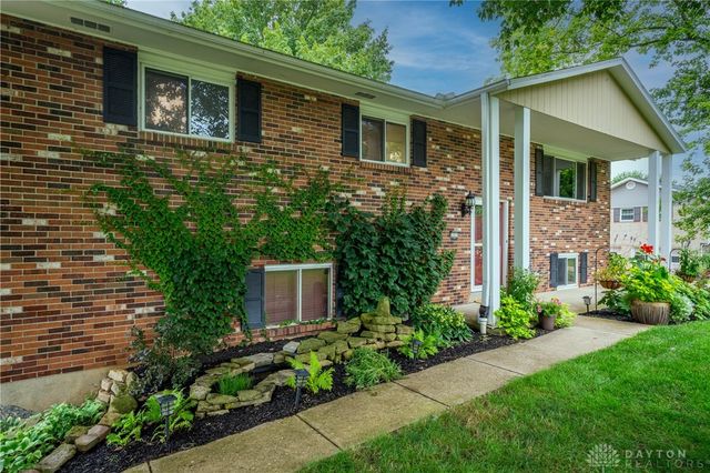 1210 Lomeda Lane, Beavercreek, OH 45434