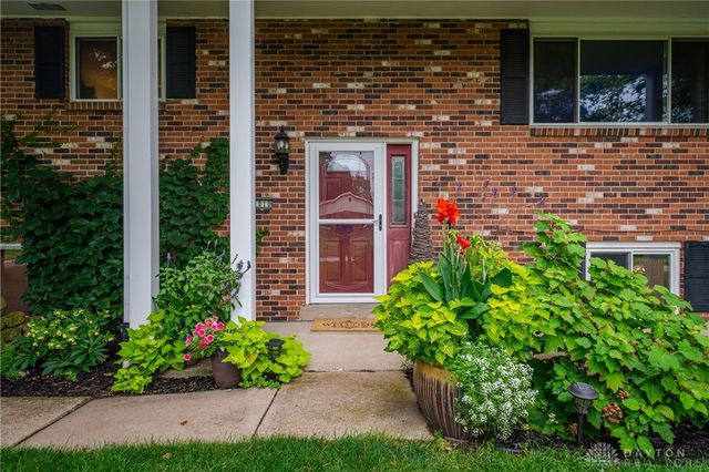 1210 Lomeda Lane, Beavercreek, OH 45434
