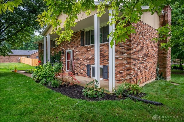 1210 Lomeda Lane, Beavercreek, OH 45434