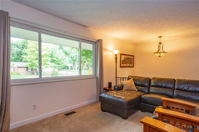 1210 Lomeda Lane, Beavercreek, OH 45434