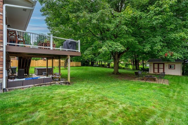 1210 Lomeda Lane, Beavercreek, OH 45434