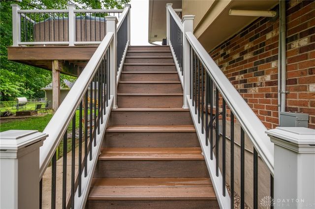1210 Lomeda Lane, Beavercreek, OH 45434