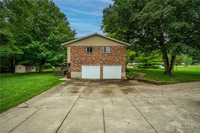 1210 Lomeda Lane, Beavercreek, OH 45434