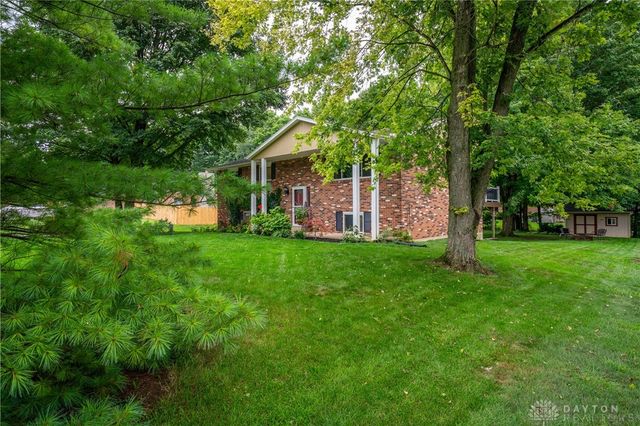 1210 Lomeda Lane, Beavercreek, OH 45434