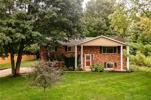 1210 Lomeda Lane, Beavercreek, OH 45434