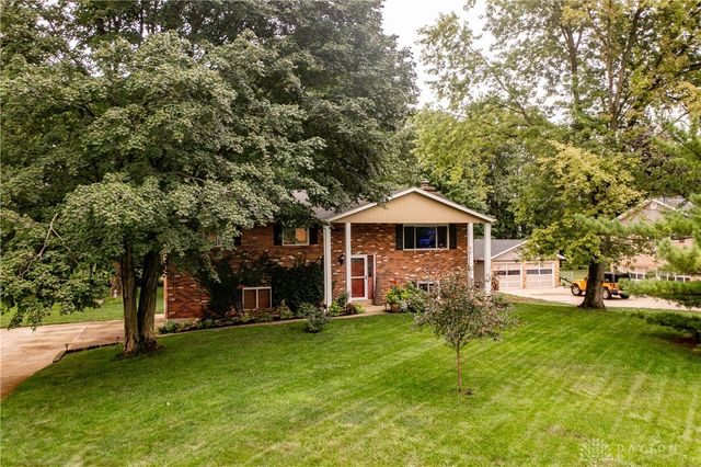 1210 Lomeda Lane, Beavercreek, OH 45434