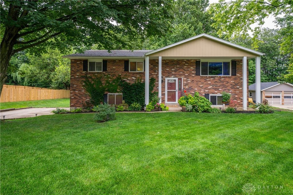 1210 Lomeda Lane, Beavercreek, OH 45434