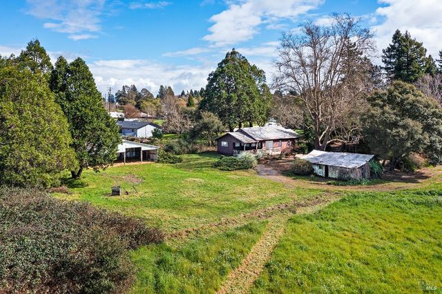 8400 Blackney Rd, Sebastopol, CA 95472