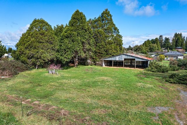 8400 Blackney Rd, Sebastopol, CA 95472