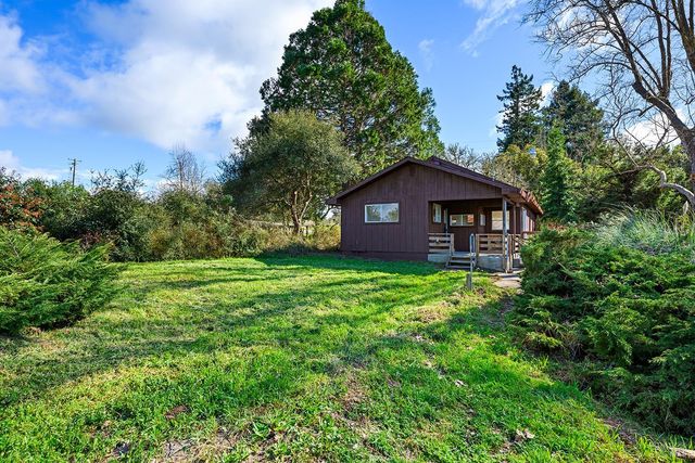 8400 Blackney Rd, Sebastopol, CA 95472