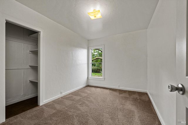 8400 Blackney Rd, Sebastopol, CA 95472