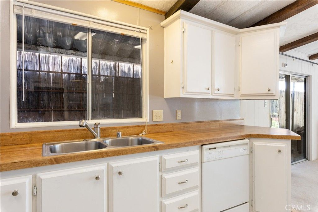 Image 14 of property listing at 5830 Robin Hill Drive 17, Lakeport, CA 95453
