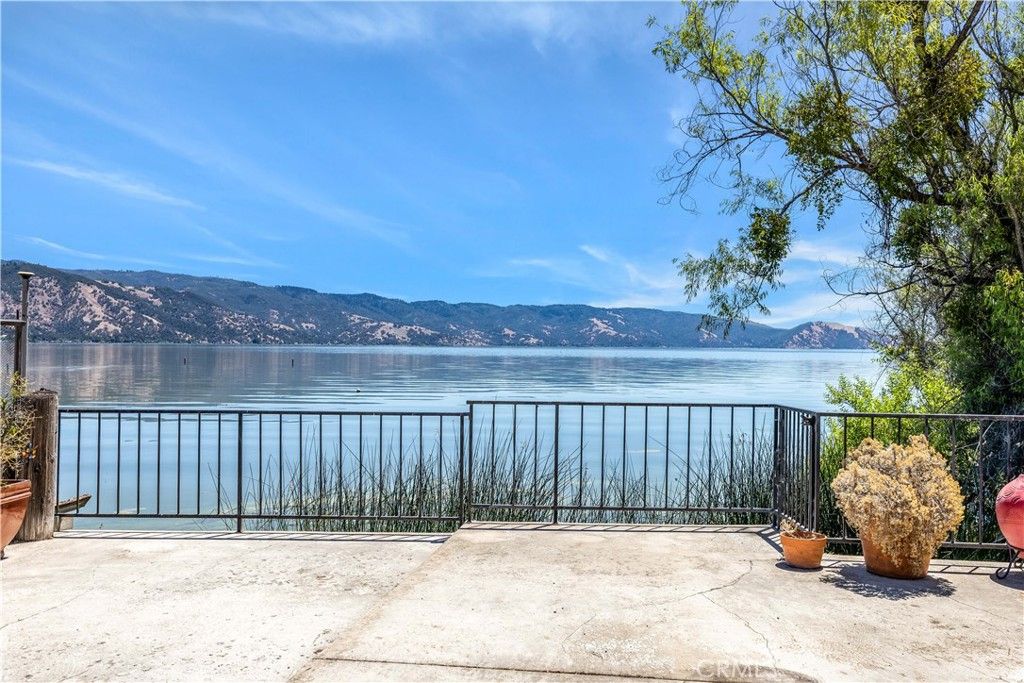 Image 2 of property listing at 5830 Robin Hill Drive 17, Lakeport, CA 95453