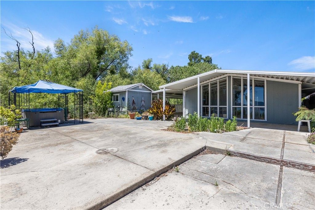 Image 27 of property listing at 5830 Robin Hill Drive 17, Lakeport, CA 95453