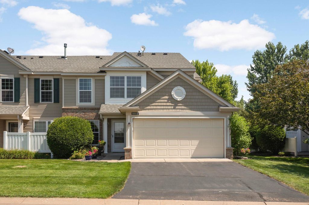 5055 149th Street N 2, Hugo, MN 55038