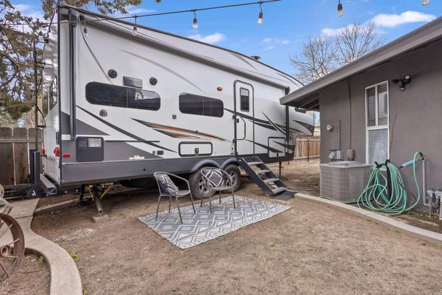 1631 N Johnson Rd, Turlock, CA 95382