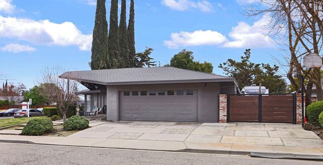 1631 N Johnson Rd, Turlock, CA 95382