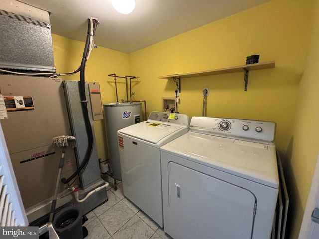 290 WOODS EDGE PL, Langhorne, PA 19047