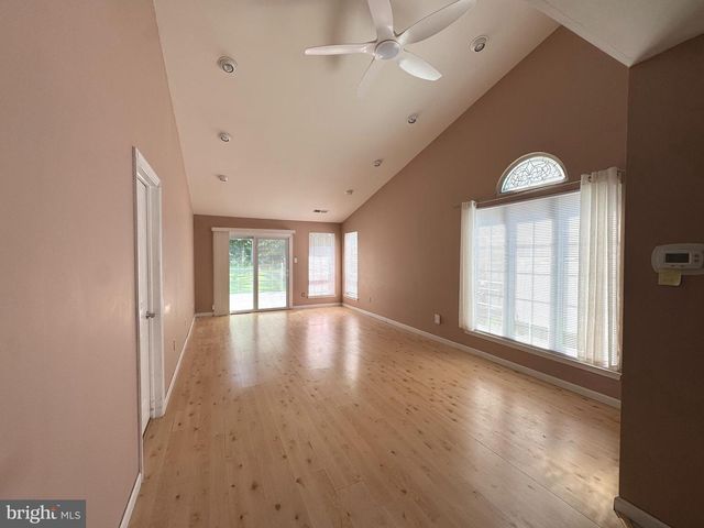 290 WOODS EDGE PL, Langhorne, PA 19047