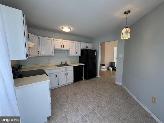 290 WOODS EDGE PL, Langhorne, PA 19047