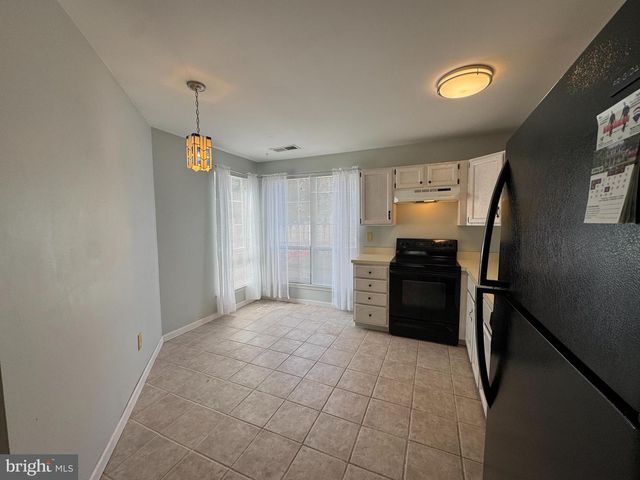 290 WOODS EDGE PL, Langhorne, PA 19047