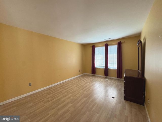 290 WOODS EDGE PL, Langhorne, PA 19047