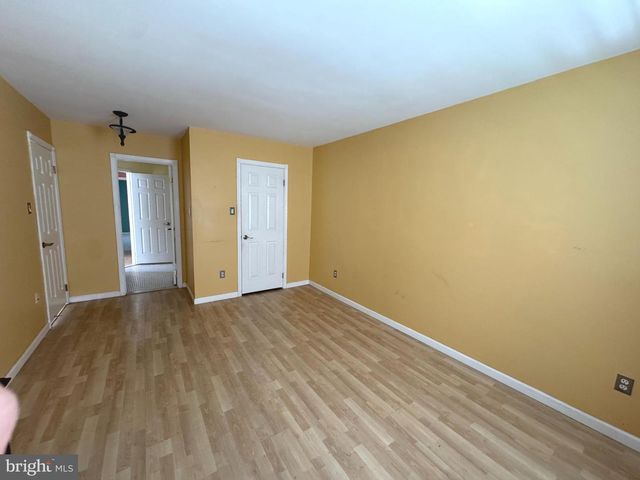 290 WOODS EDGE PL, Langhorne, PA 19047