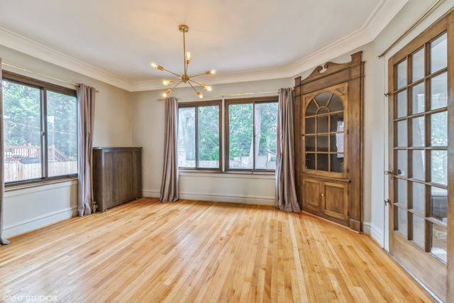 9547 S Longwood Drive, Chicago, IL 60643