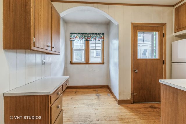 9547 S Longwood Drive, Chicago, IL 60643