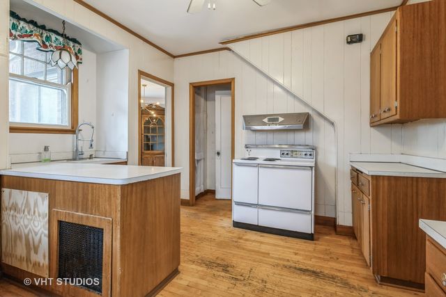 9547 S Longwood Drive, Chicago, IL 60643