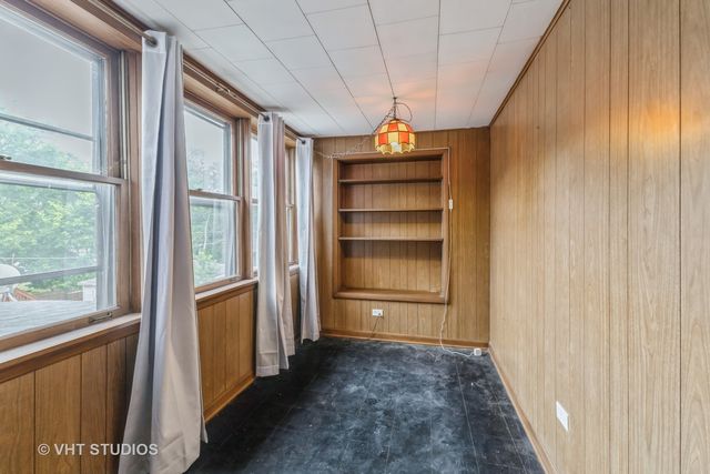 9547 S Longwood Drive, Chicago, IL 60643