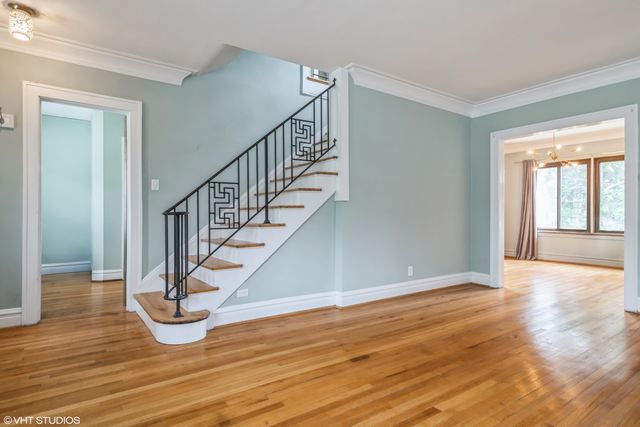 9547 S Longwood Drive, Chicago, IL 60643