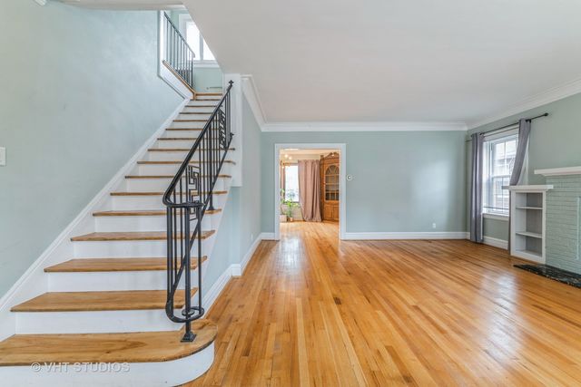 9547 S Longwood Drive, Chicago, IL 60643