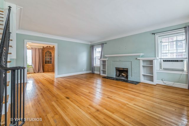 9547 S Longwood Drive, Chicago, IL 60643