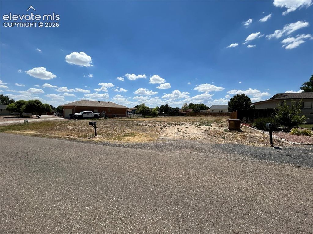 223 S Wiggins Drive, Pueblo West, CO 81007 — photo 2