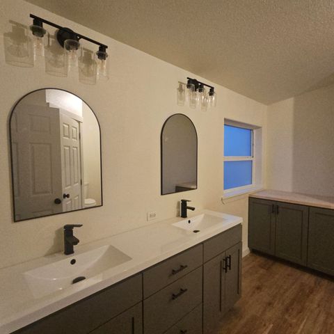 5250 Redwood Avenue, Grants Pass, OR 97527