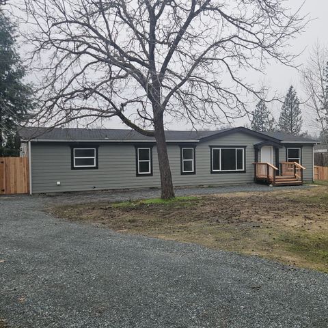 5250 Redwood Avenue, Grants Pass, OR 97527