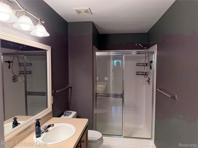 523 Brookfield Drive 81, Westland, MI 48185