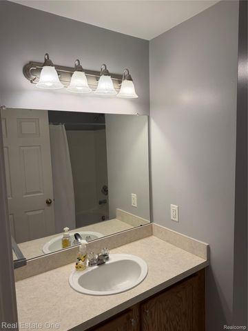 523 Brookfield Drive 81, Westland, MI 48185