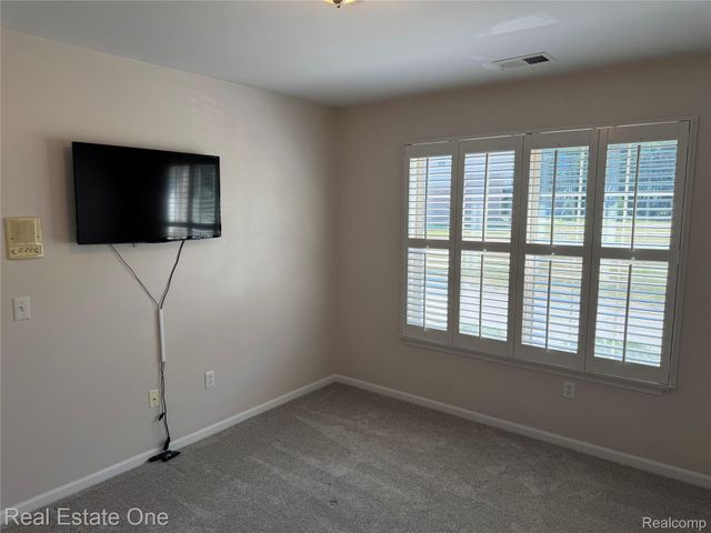 523 Brookfield Drive 81, Westland, MI 48185
