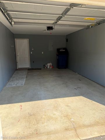 523 Brookfield Drive 81, Westland, MI 48185