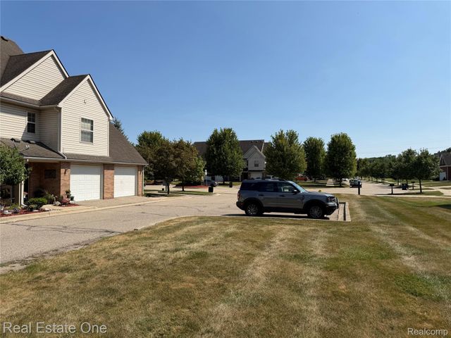 523 Brookfield Drive 81, Westland, MI 48185