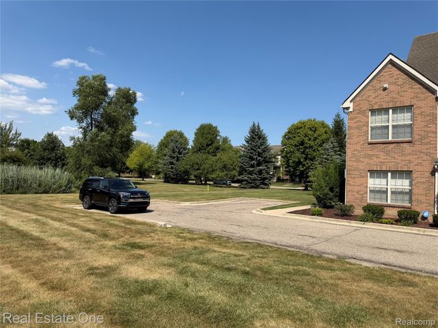 523 Brookfield Drive 81, Westland, MI 48185
