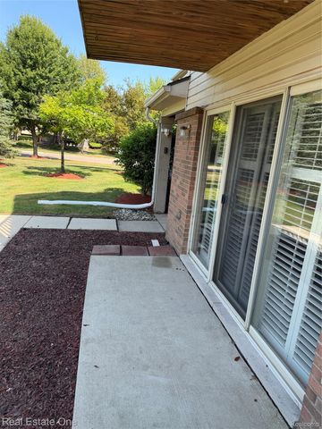 523 Brookfield Drive 81, Westland, MI 48185