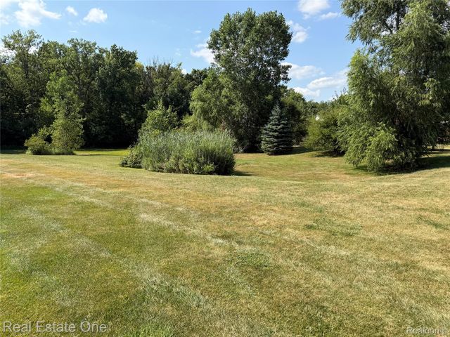523 Brookfield Drive 81, Westland, MI 48185