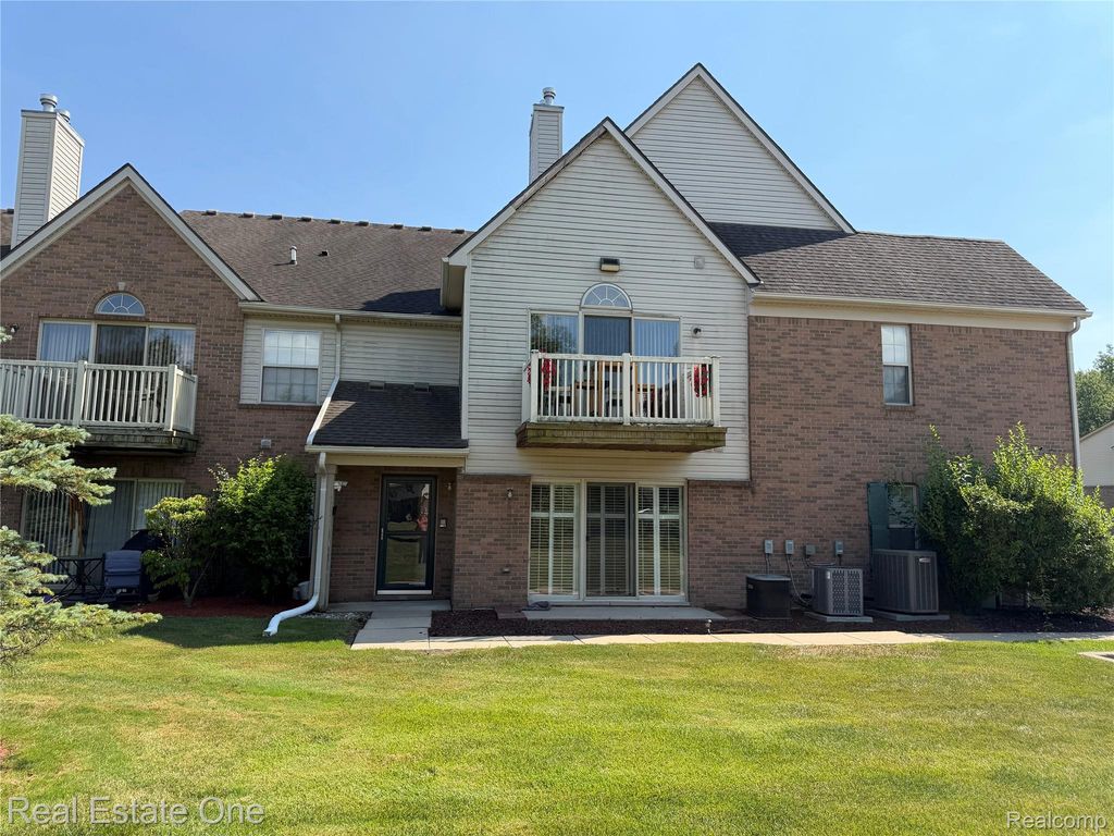 523 Brookfield Drive 81, Westland, MI 48185