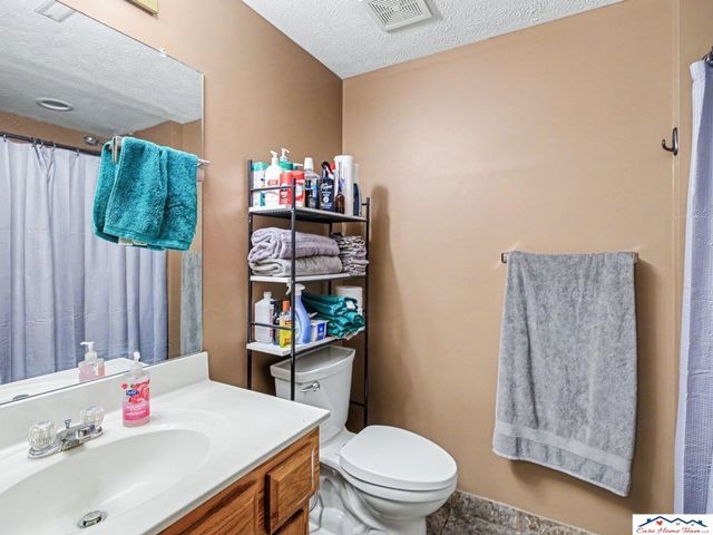 7728 S 70th Street, La Vista, NE 68128